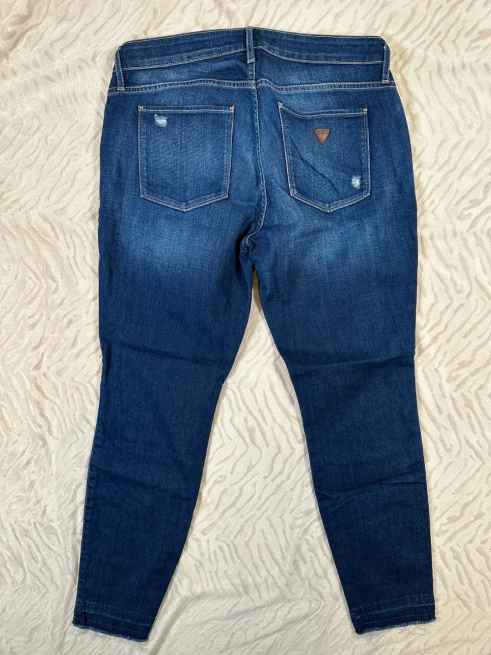 Guess Sexy Curve Distressed Jeans Size 31 - Picture 3 of 8
